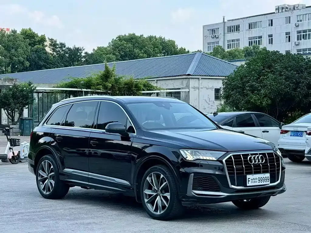 Audi Q7 — фото 6