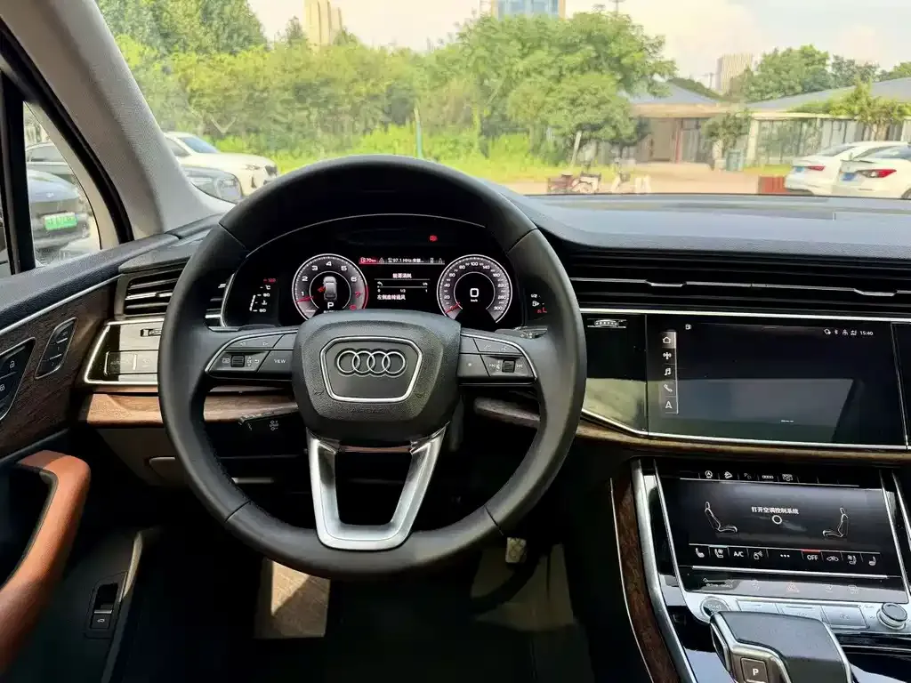 Audi Q7 — фото 2