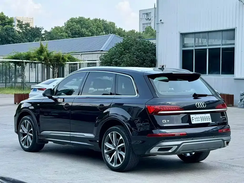 Audi Q7 — фото 4
