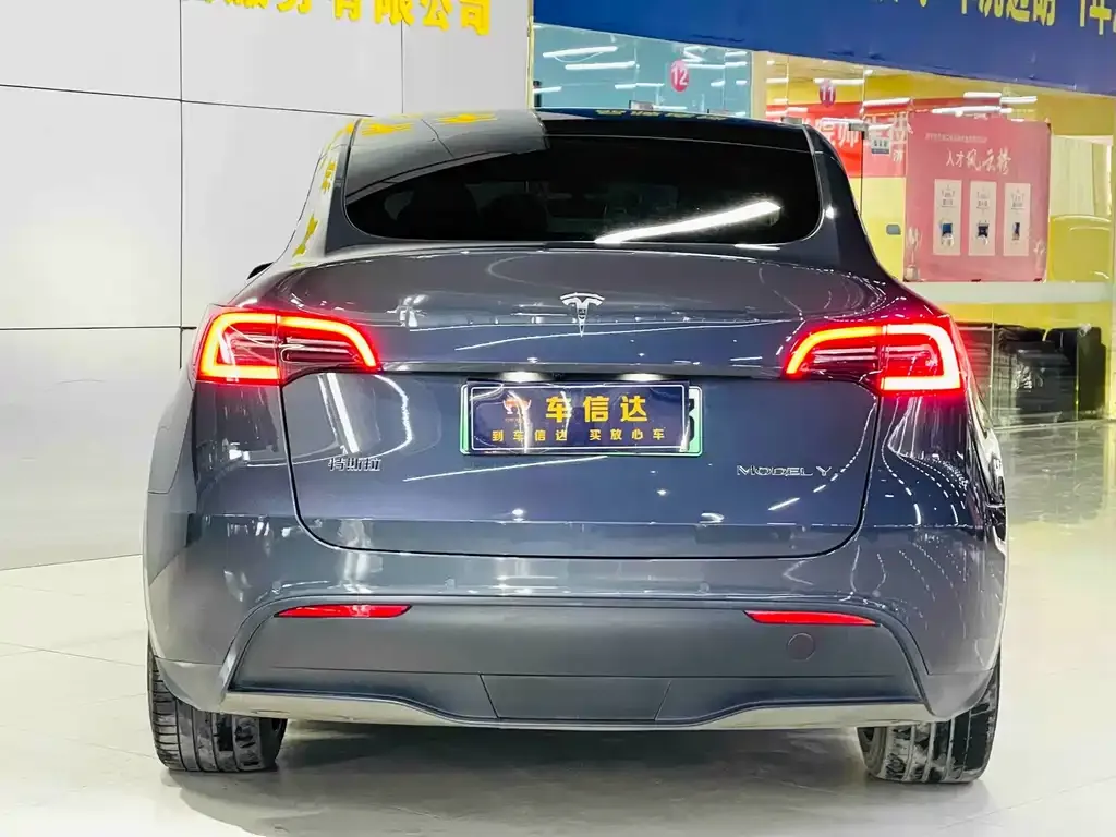 Tesla Model Y — фото 7