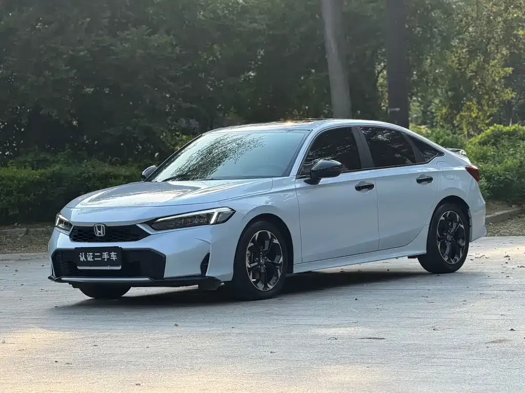 Honda Civic — фото 1