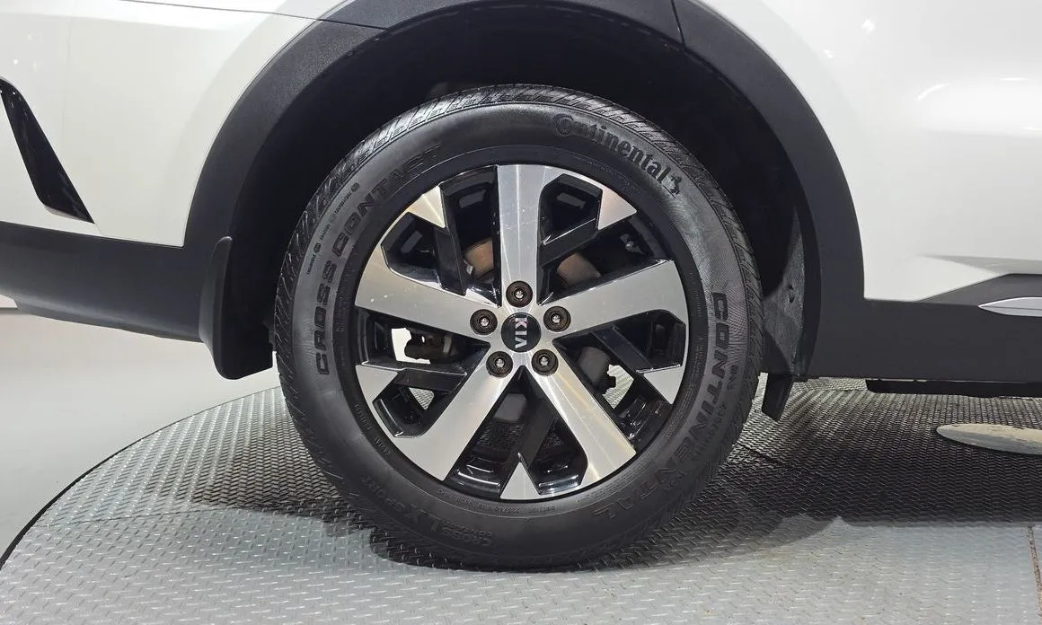 Kia Sorento — фото 9