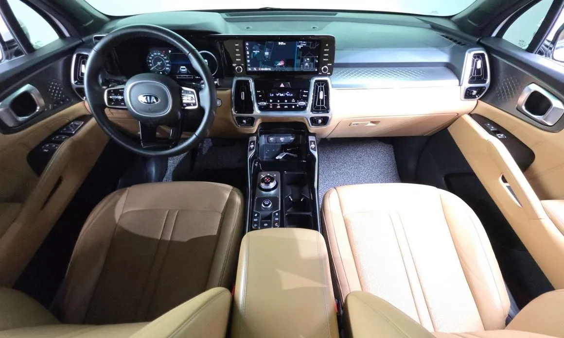 Kia Sorento — фото 8