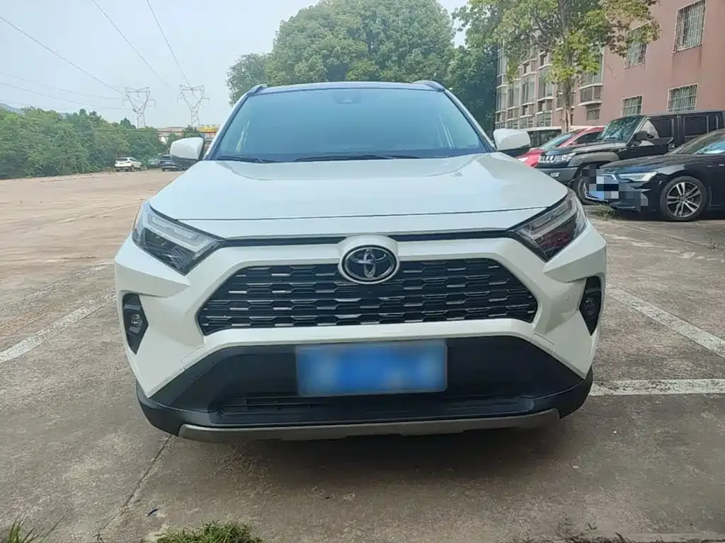 Toyota RAV4 — фото 3