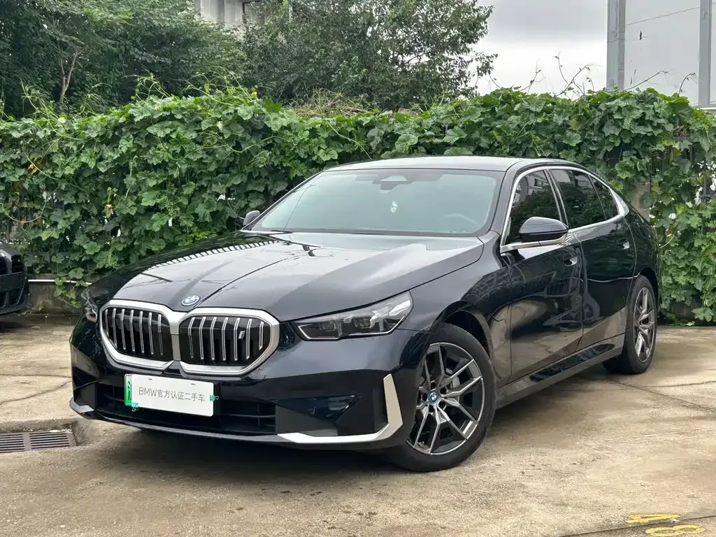 BMW i5 — фото 1
