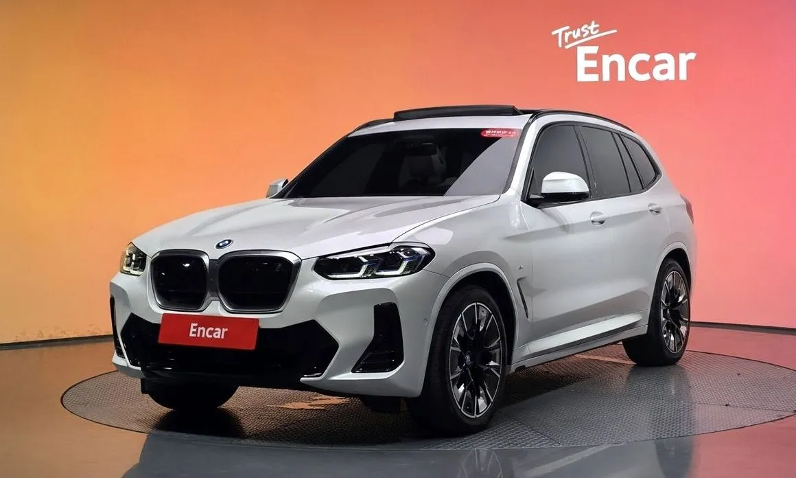 BMW iX3 — фото 1