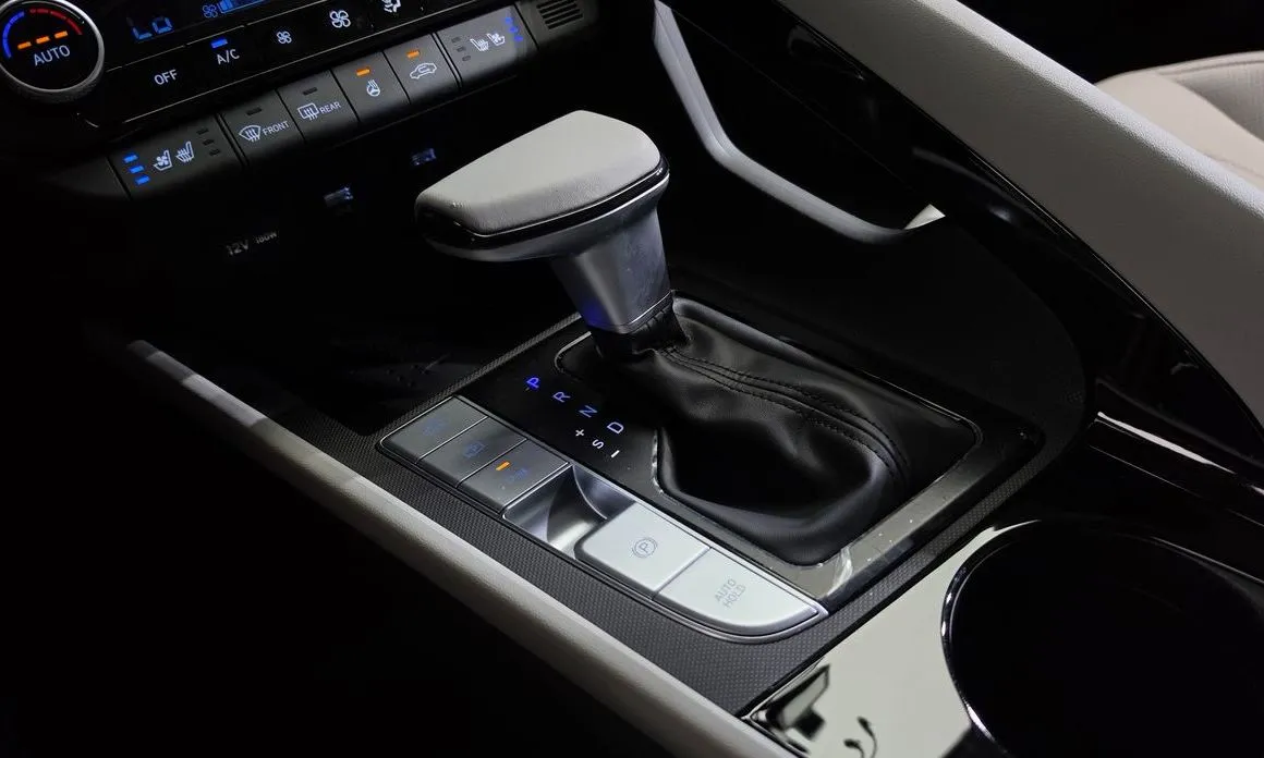 Hyundai AVANTE — фото 2