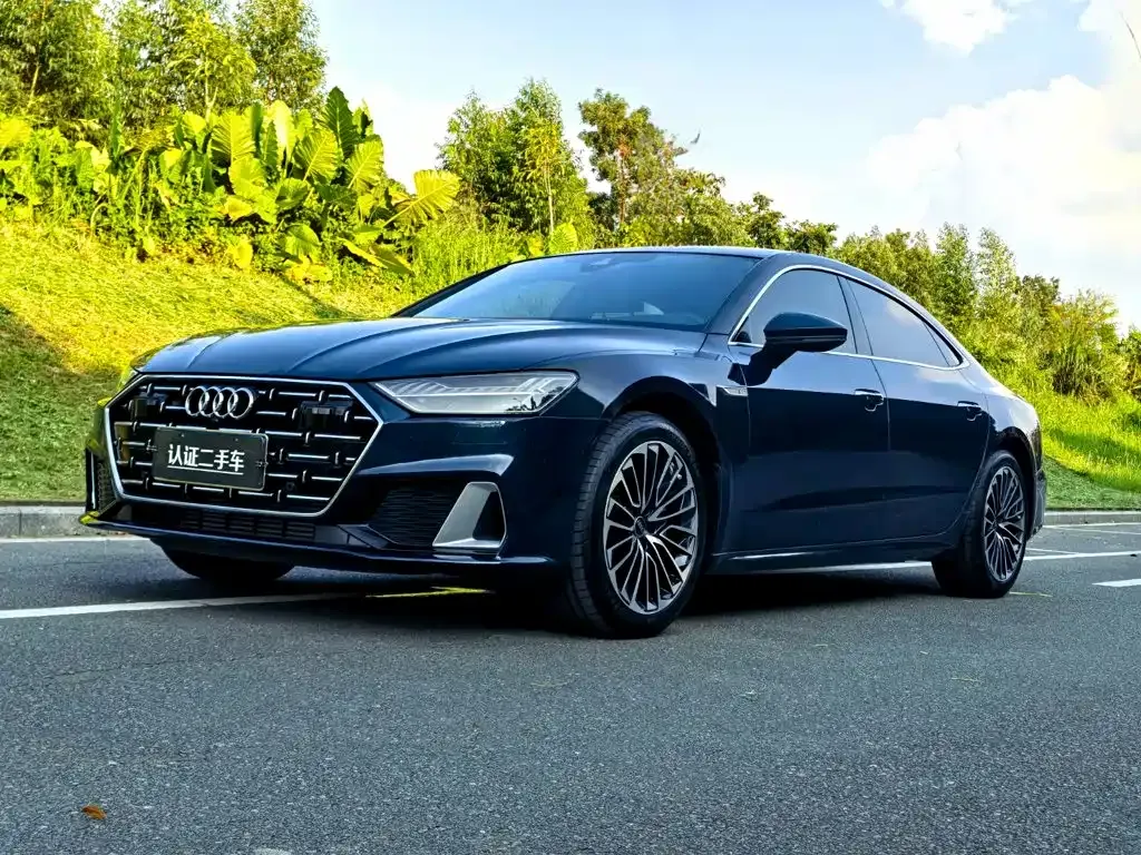 Audi A7L — фото 1