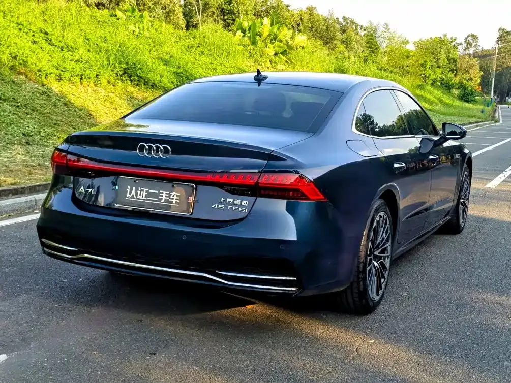 Audi A7L — фото 5