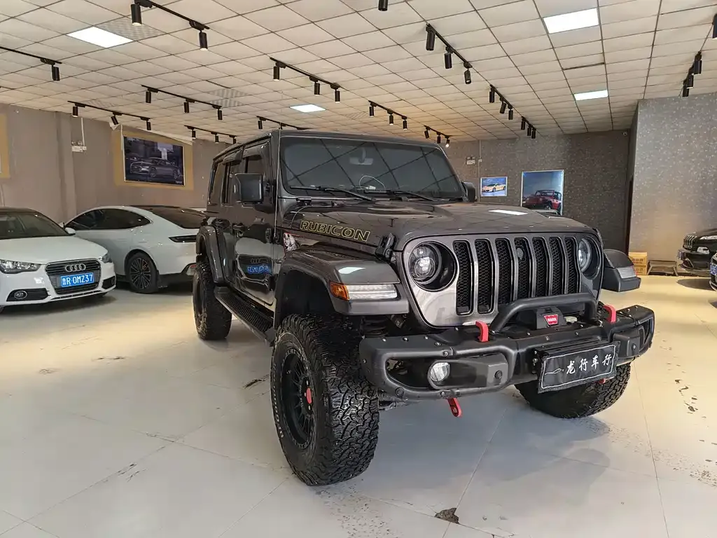 Jeep Wrangler — фото 1