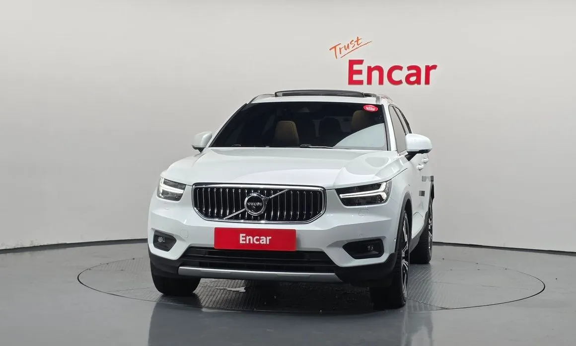 Volvo XC40 — фото 2