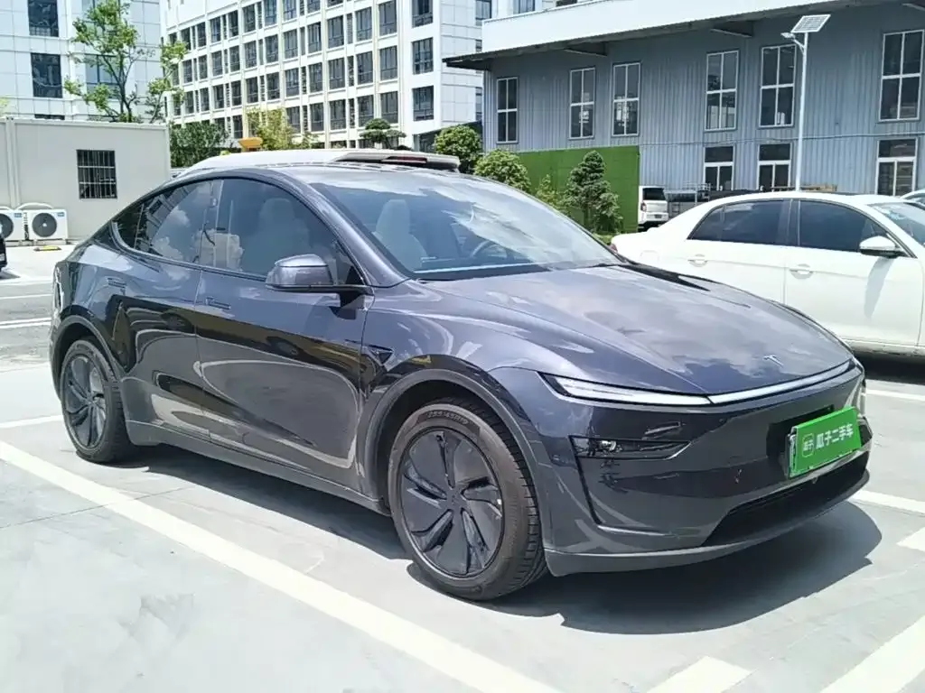 Tesla Model Y — фото 7