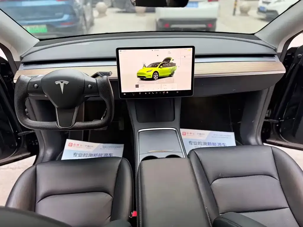 Tesla Model Y — фото 3