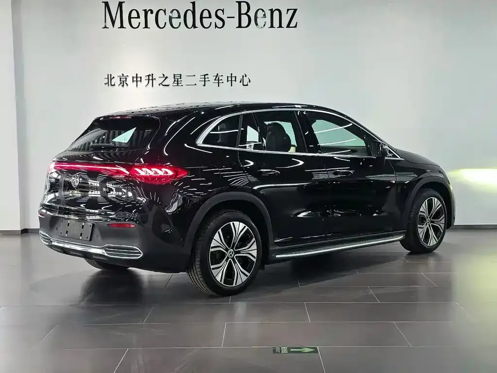 Mercedes-Benz EQE SUV — фото 8