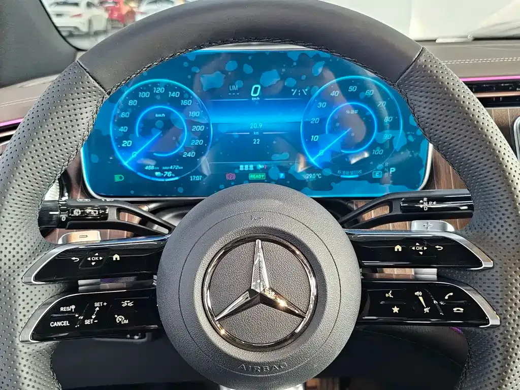 Mercedes-Benz EQE SUV — фото 3
