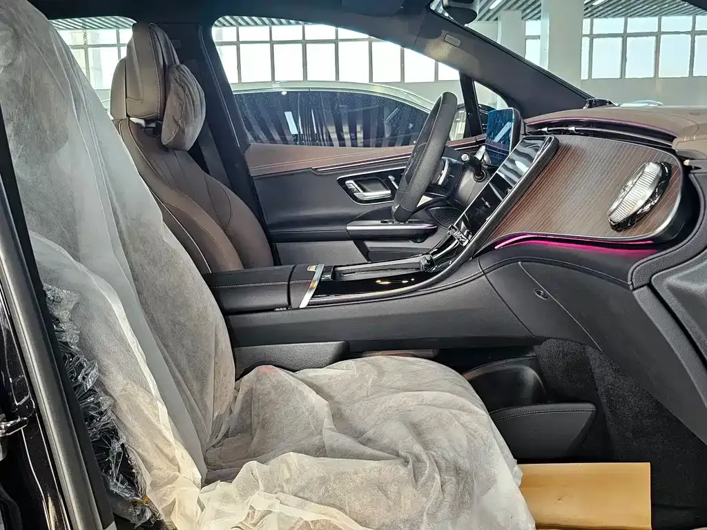 Mercedes-Benz EQE SUV — фото 2