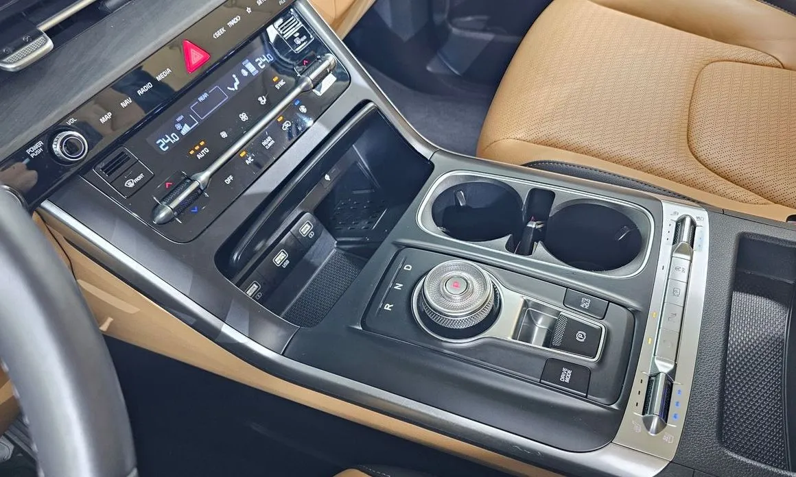 Kia Carnival — фото 10