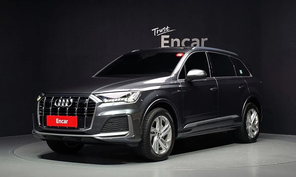 Audi Q7 — фото 1