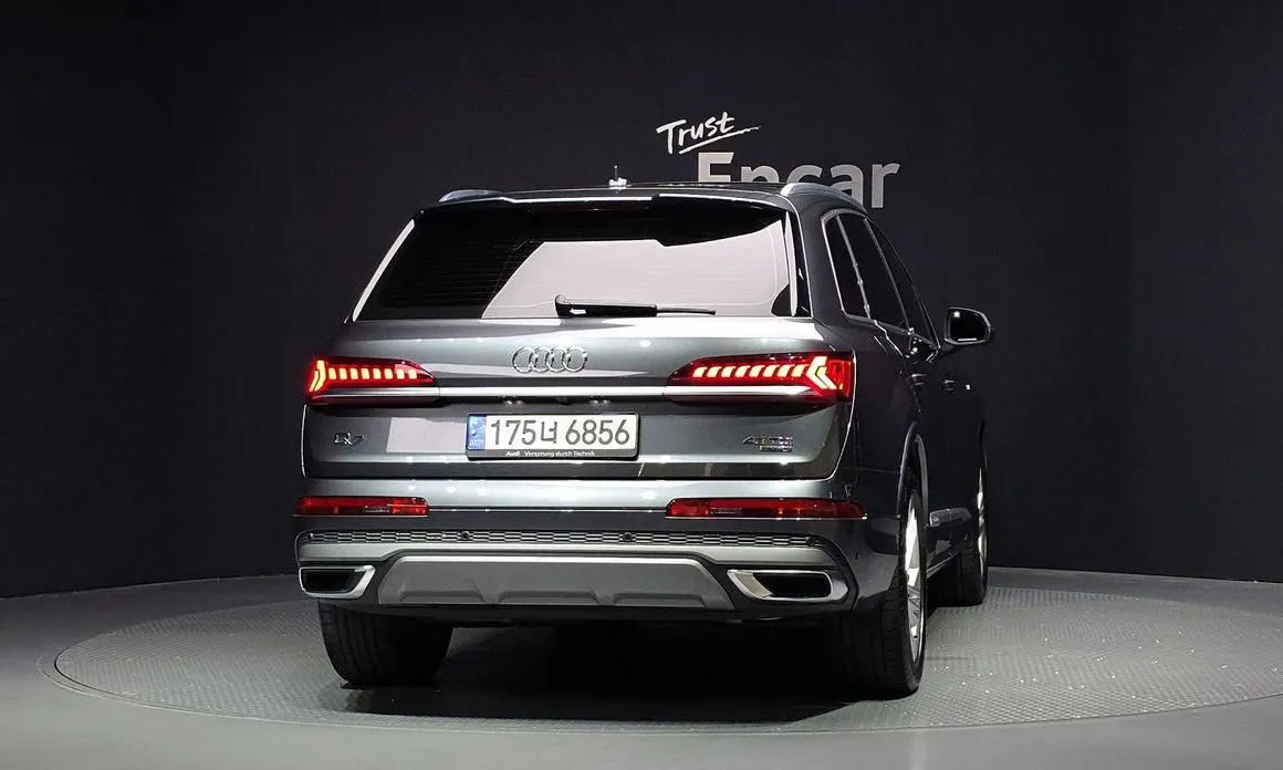 Audi Q7 — фото 4