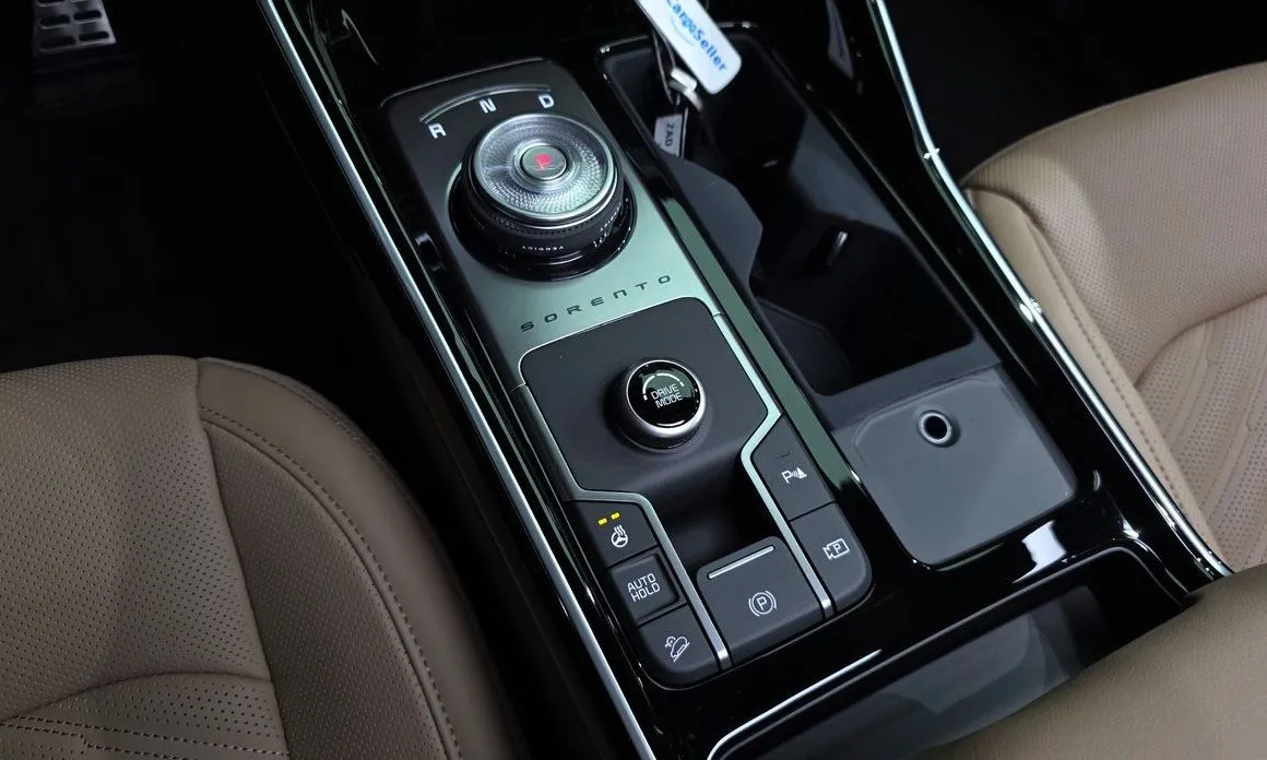 Kia Sorento — фото 9