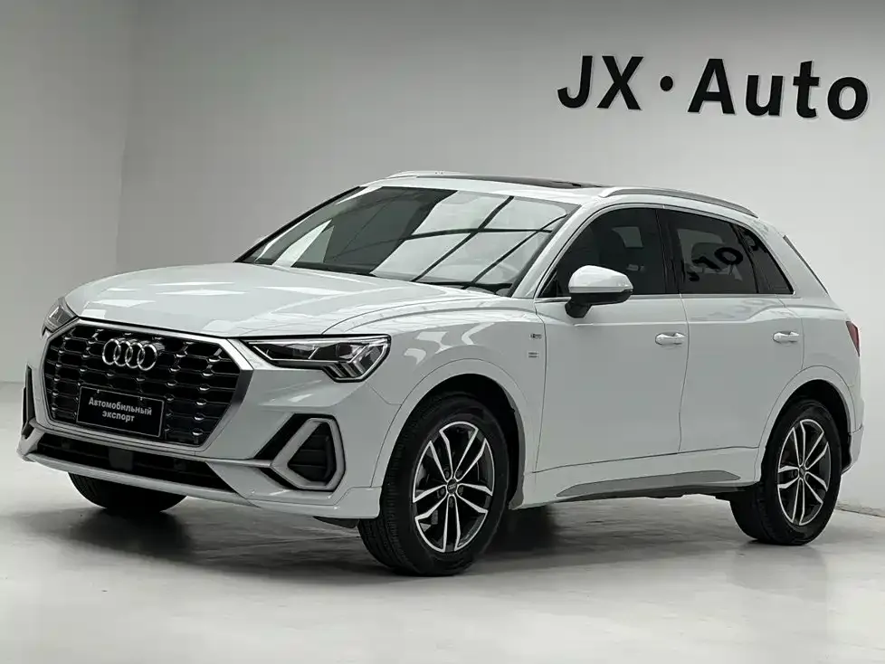 Audi Q3 — фото 1