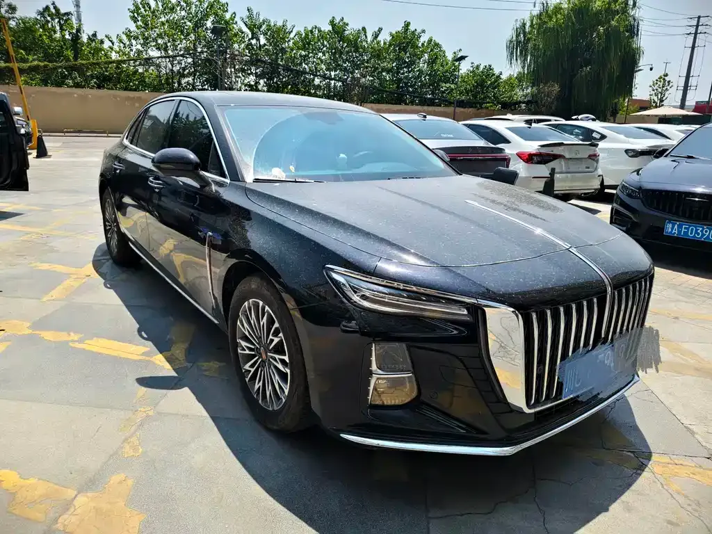 Hongqi H5 — фото 1