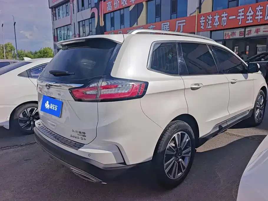 Ford Edge — фото 10