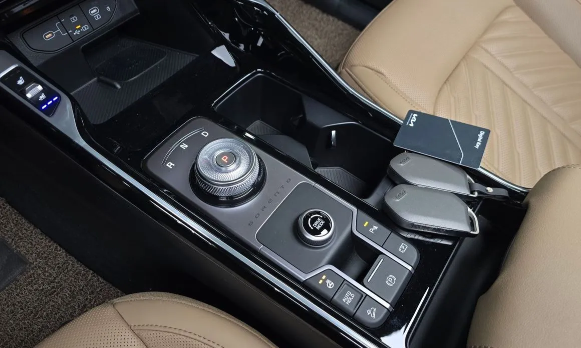 Kia Sorento — фото 9