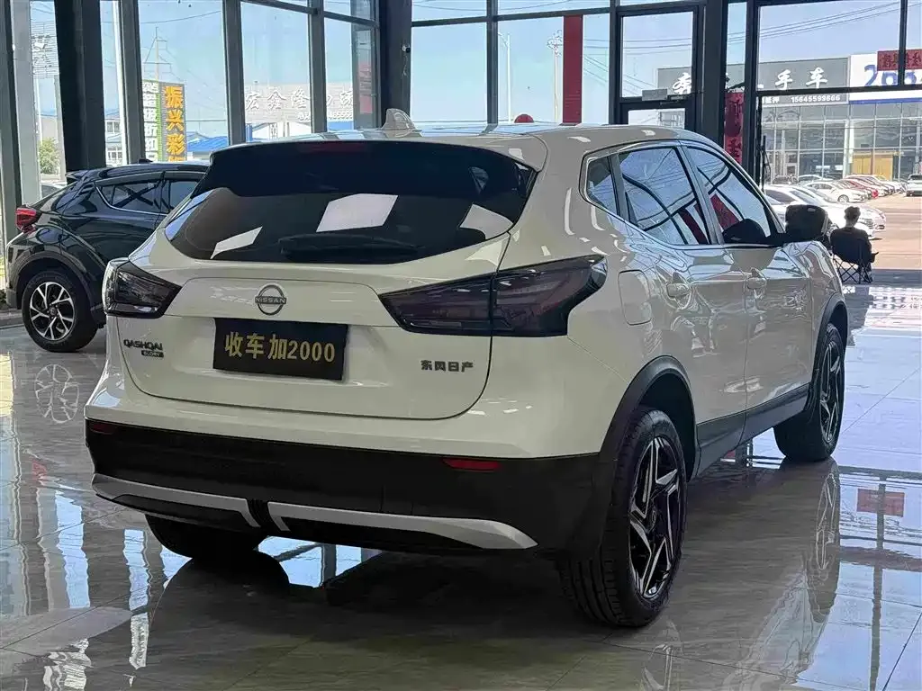 Nissan Qashqai — фото 8