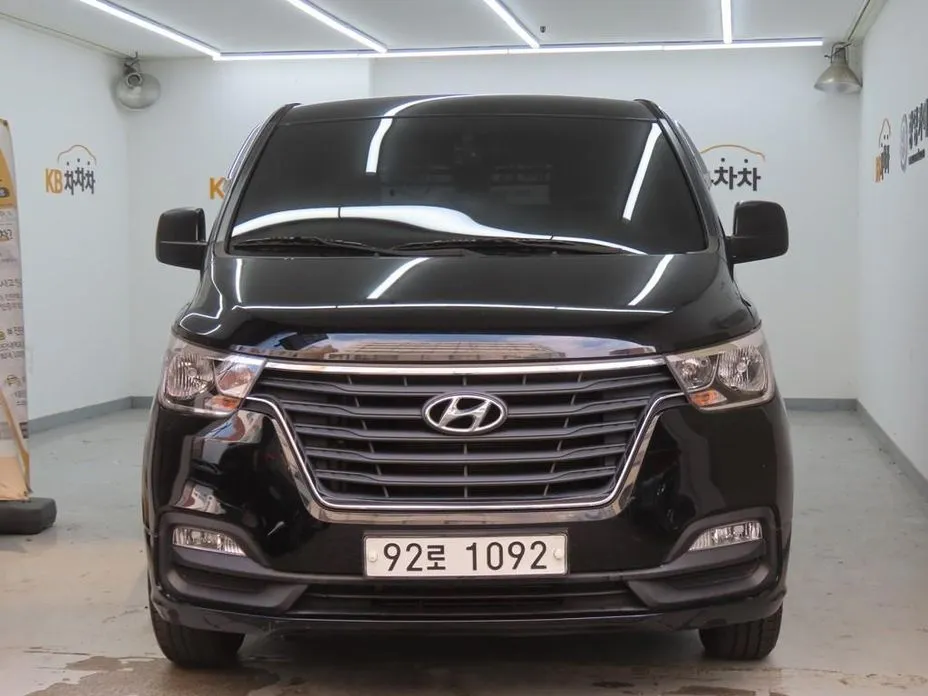 Hyundai Starex — фото 1