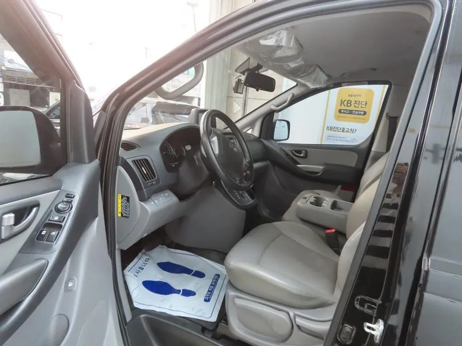 Hyundai Starex — фото 10