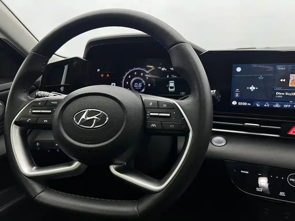 Hyundai Elantra — фото 6