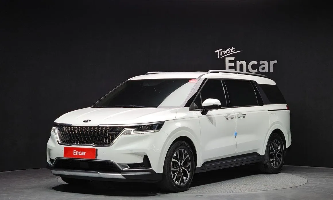 Kia Carnival — фото 1