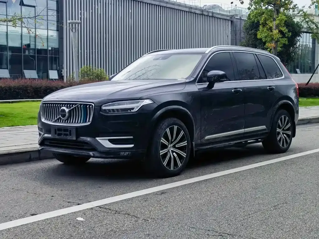 Volvo XC90 — фото 1