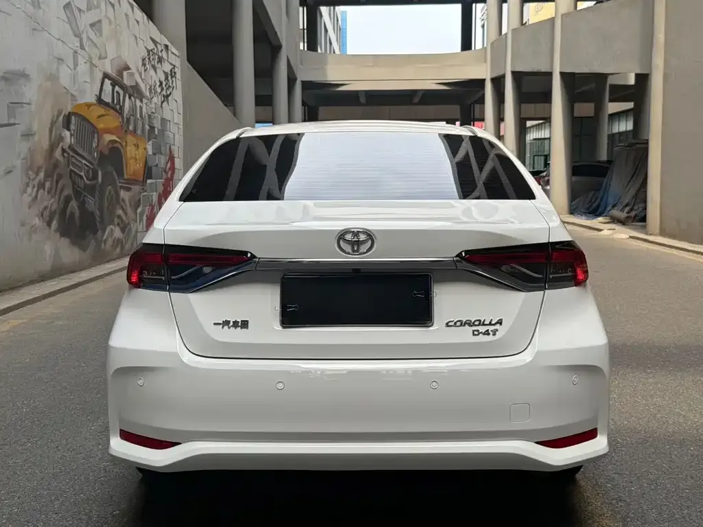 Toyota Corolla — фото 10