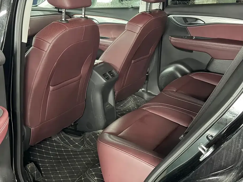 Buick Envision Plus — фото 4