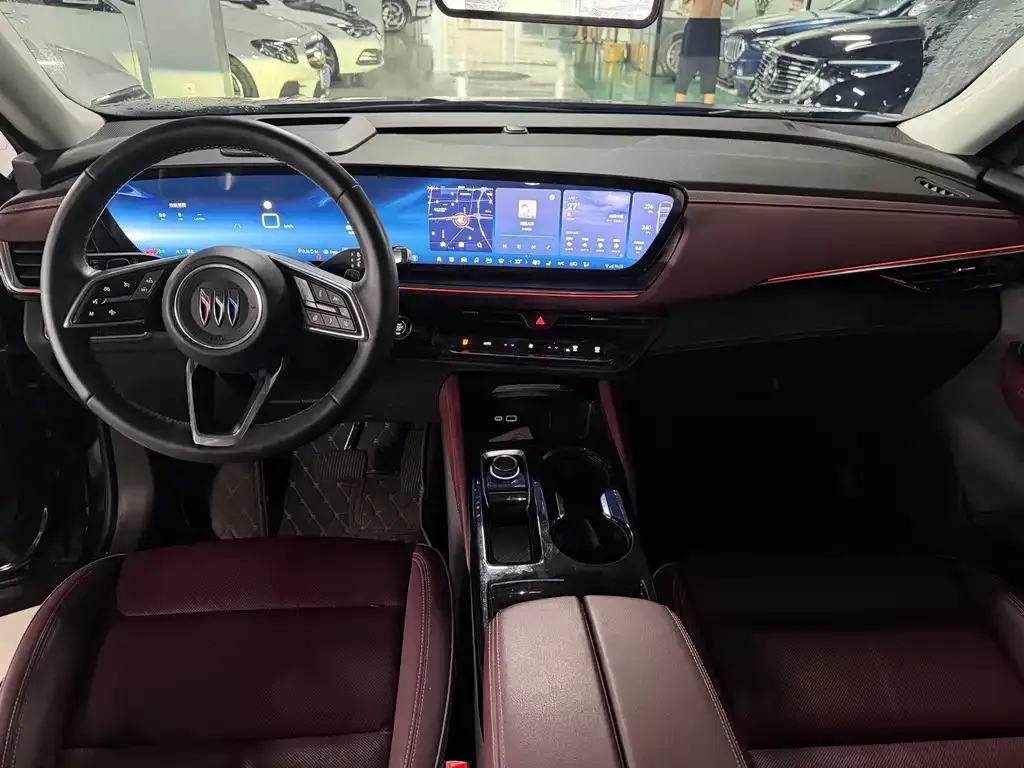 Buick Envision Plus — фото 7