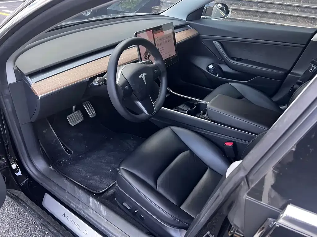 Tesla Model 3 — фото 2