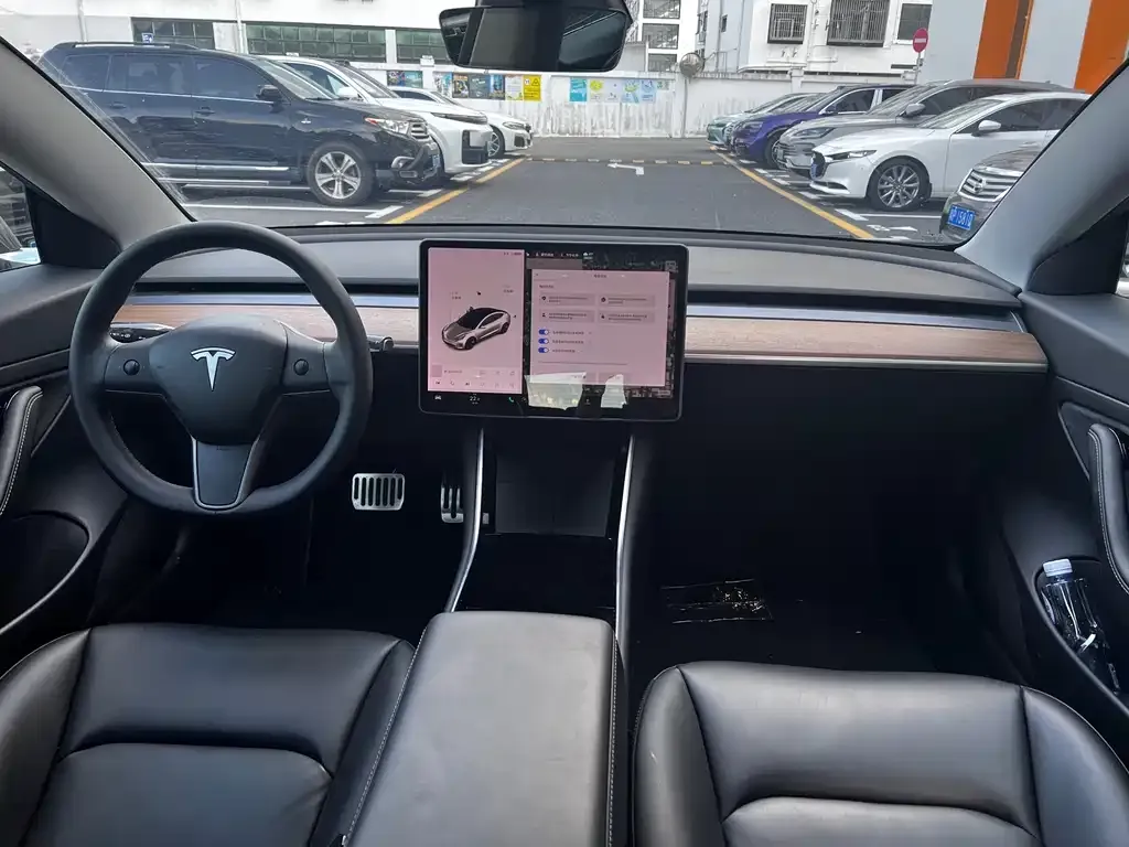 Tesla Model 3 — фото 6