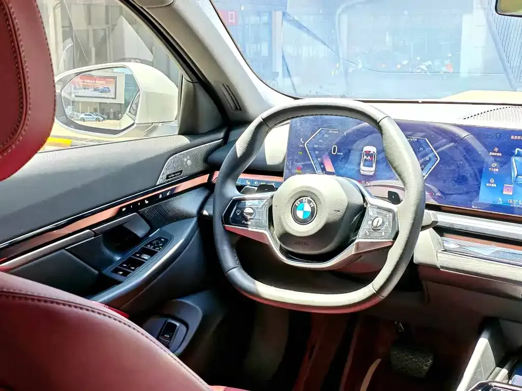 BMW 5 Series — фото 10