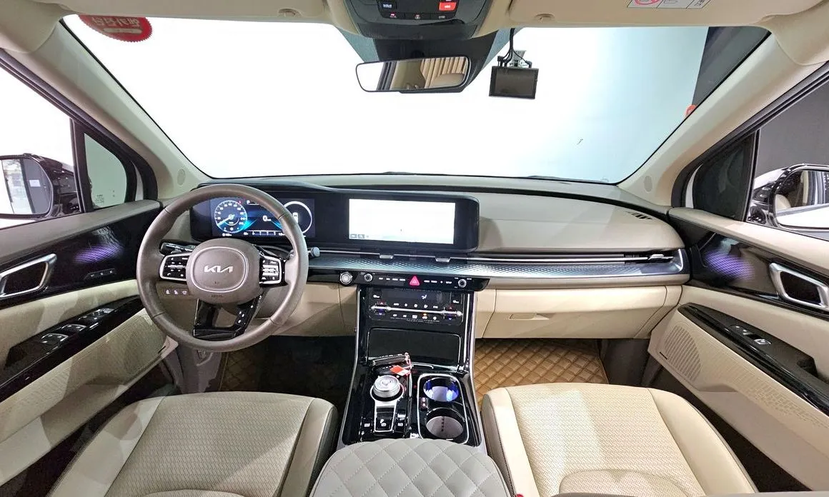 Kia Carnival — фото 9