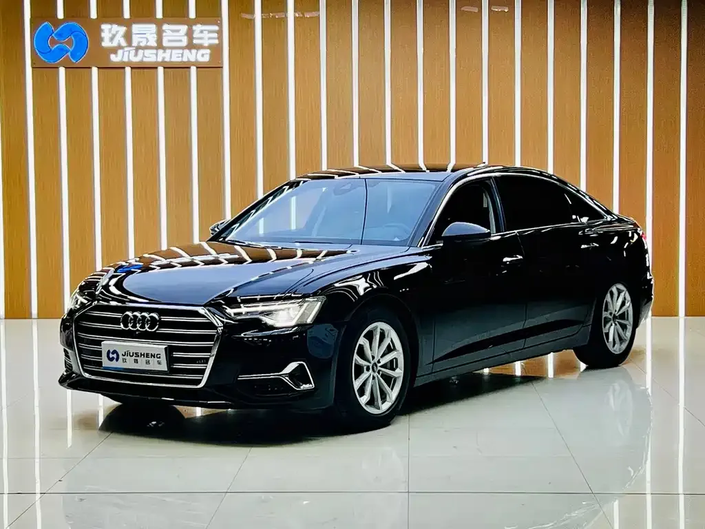 Audi A6L — фото 1