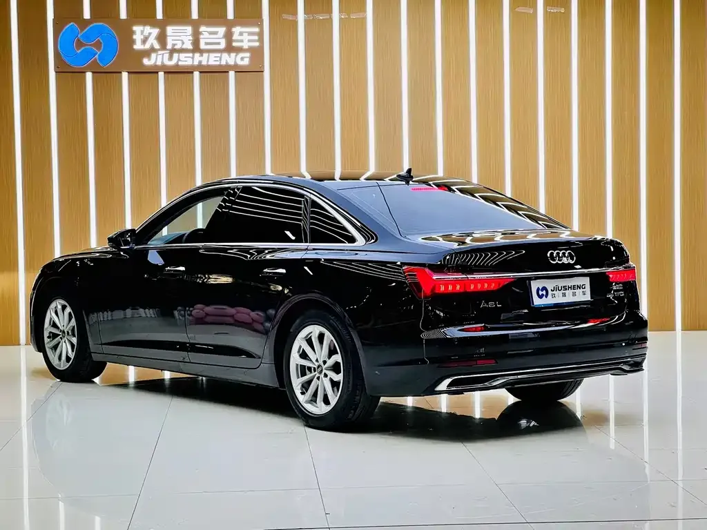 Audi A6L — фото 2