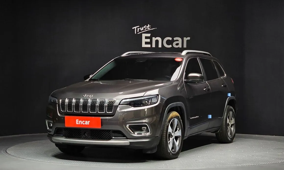Jeep Cherokee — фото 1