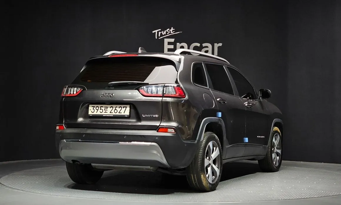 Jeep Cherokee — фото 3