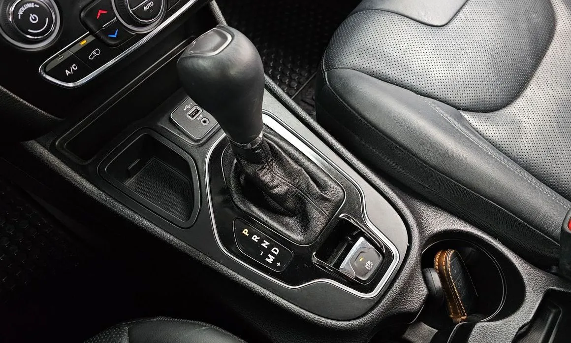 Jeep Cherokee — фото 6