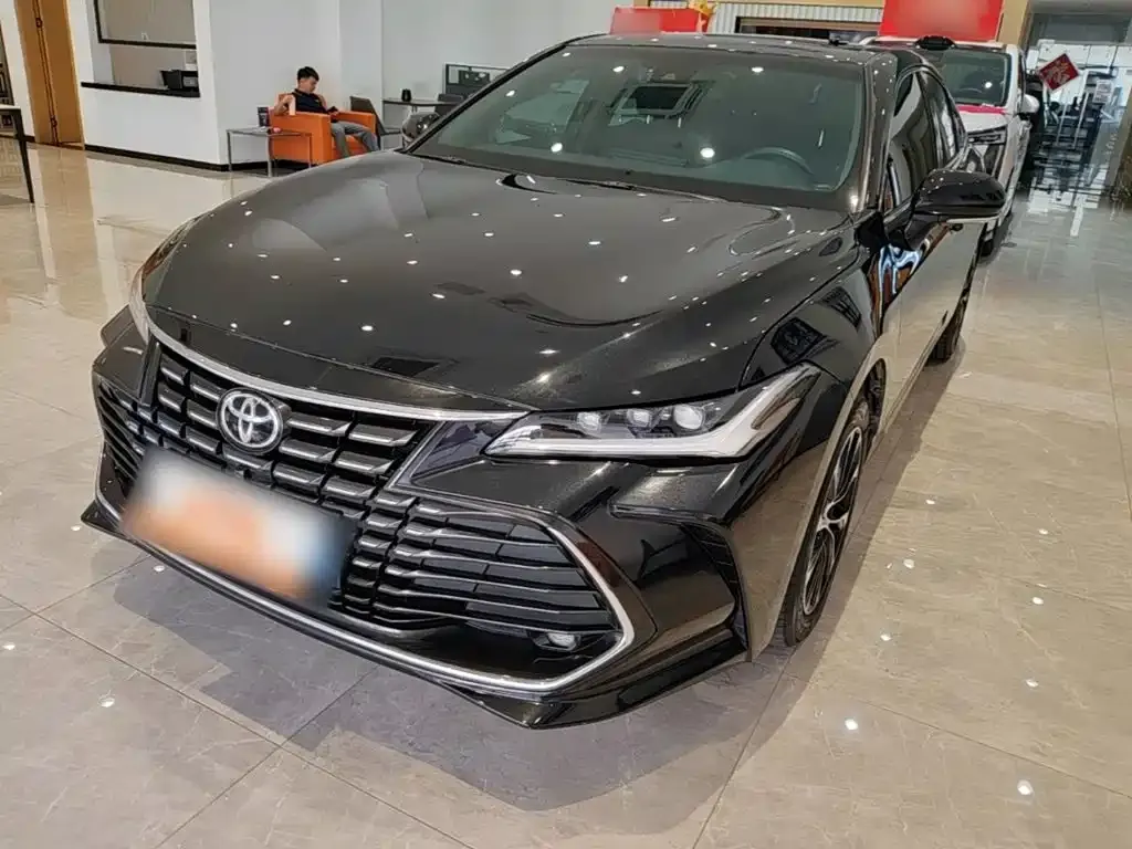 Toyota Avalon — фото 1
