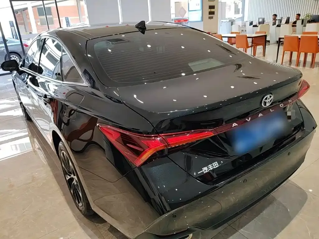 Toyota Avalon — фото 4