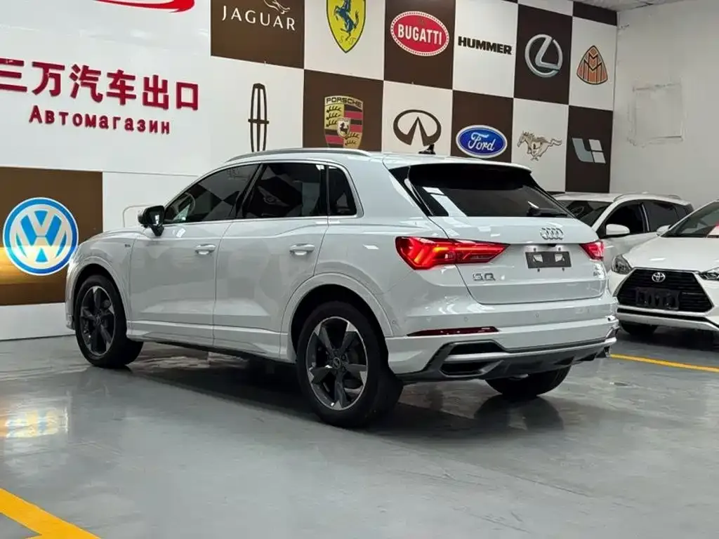Audi Q3 — фото 10
