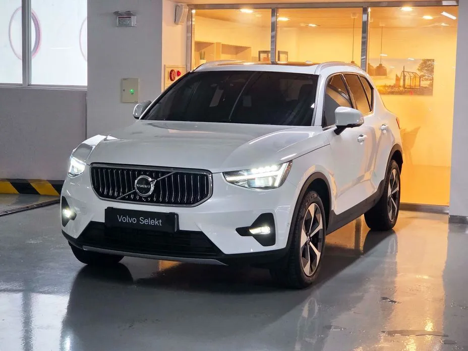 Volvo XC40 — фото 1